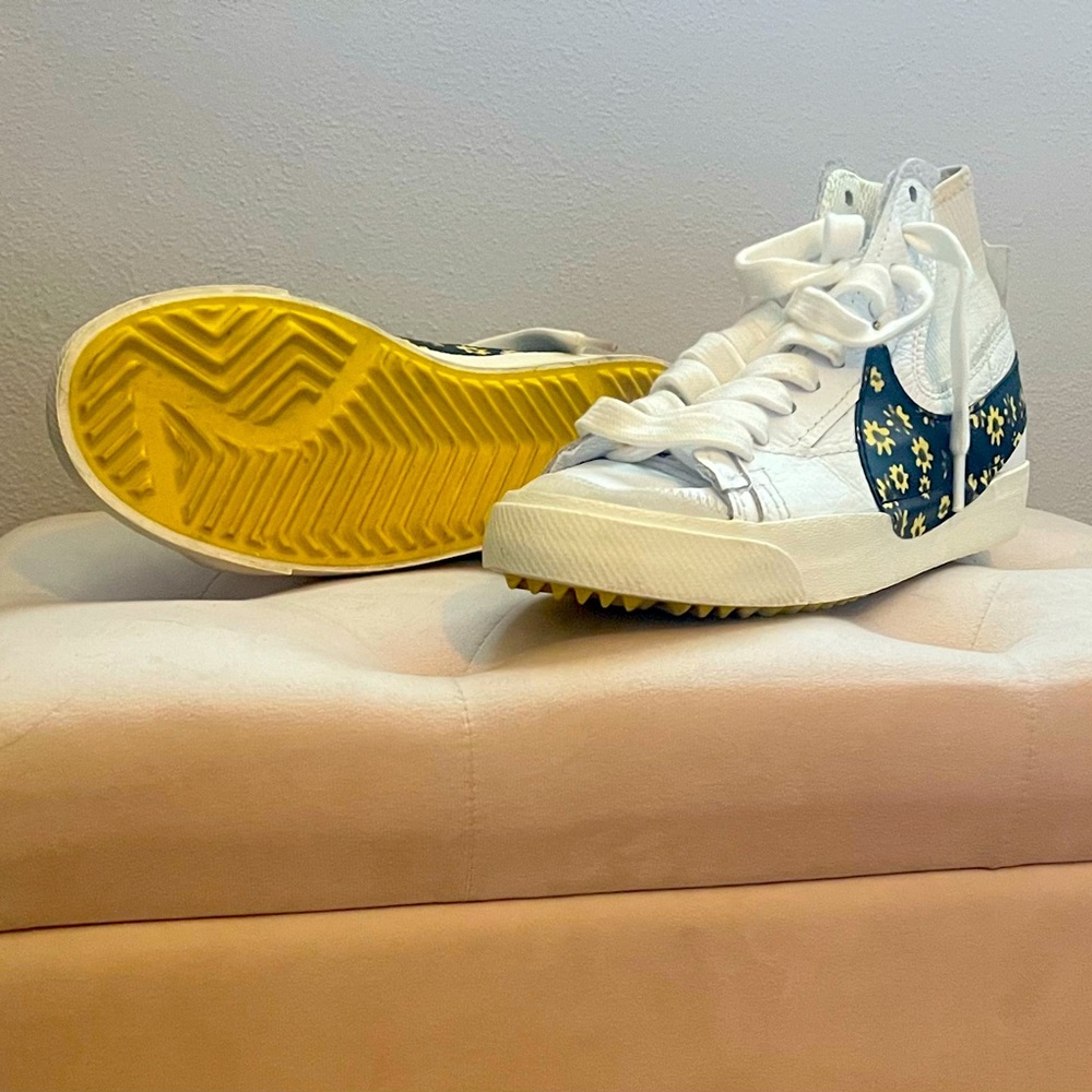 Nike blazer mid 77' jumbo, sunflowers, size 9